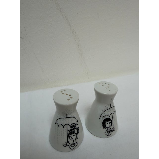 Salt and Pepper Shakers by Raymond Peynet for Rosenthal, 1960s, Set of 2, in Very Good conditions. Designed 1960 to 1969...