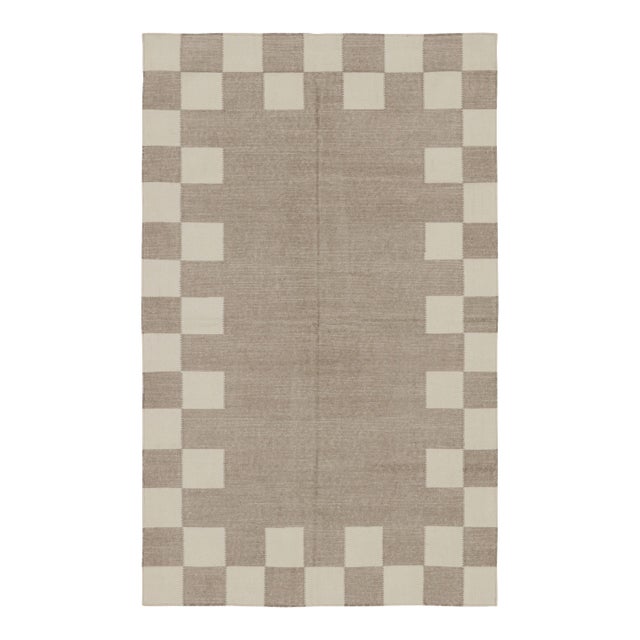 Rug & Kilim’s Contemporary Dhurrie Rug in Taupe and Cream Geometric Pattern For Sale