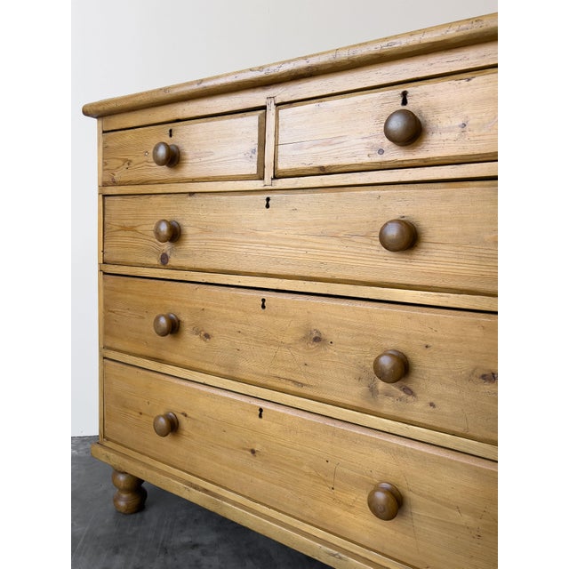 Mid 19th Century 19th Century English Pine Chest of Drawers For Sale - Image 5 of 12