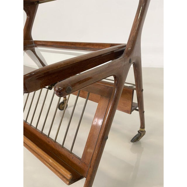 Mid-Century Modern Walnut and Brass Trolley attributed to Cesare Lacca for Cassina, 1950s For Sale - Image 6 of 9
