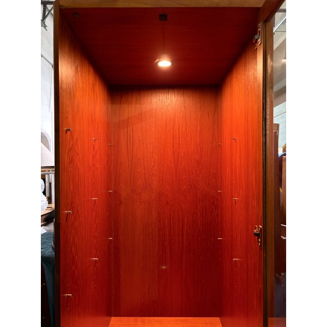 A Pair of Mid-Century Modern Danish Lighted Curio Display Cabinets by Sun Cabinet. Circa 1970s For Sale - Image 17 of 18