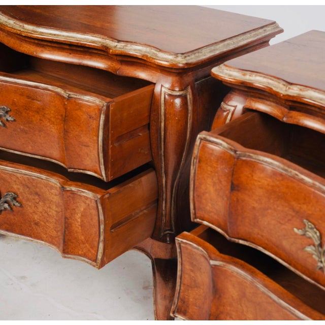 Rococo Late 20th Century Pair of Judson Rothschild Style Anastasia Collection Italian Rococo Bombe Walnut Nightstands | Louis XV Style For Sale - Image 3 of 9