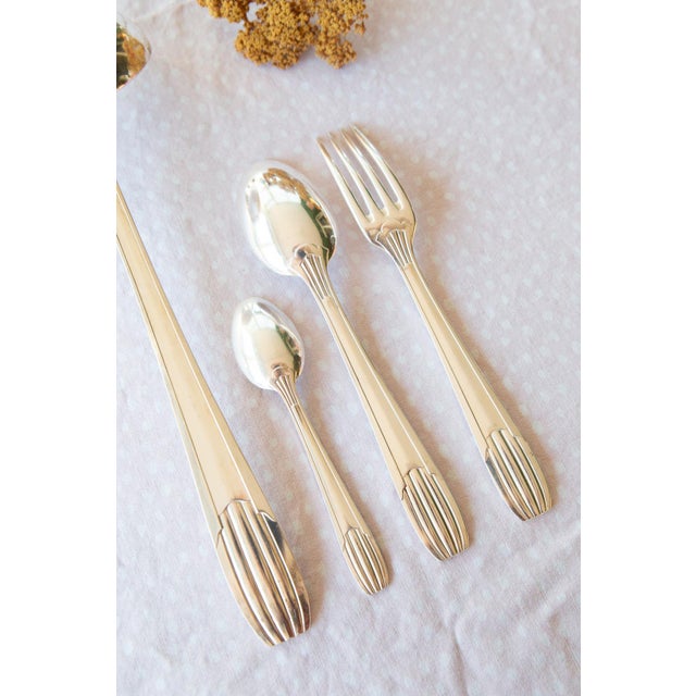 French Art Deco Silver-Plated Cutlery Set for 12, 1930-1940s, Set of 37 For Sale - Image 3 of 12