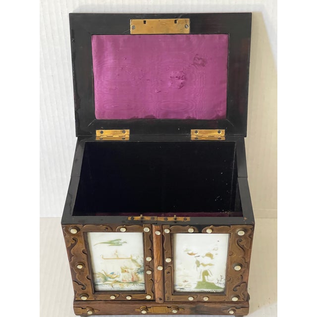 Early 1900s Antique Chinese Chinoiserie Qing Dynasty Treasure Box For Sale - Image 4 of 7