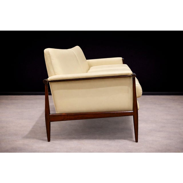 1960s Sofa in Rosewood & Leather, Liceu De Artes E Oficios, 1960s For Sale - Image 5 of 8