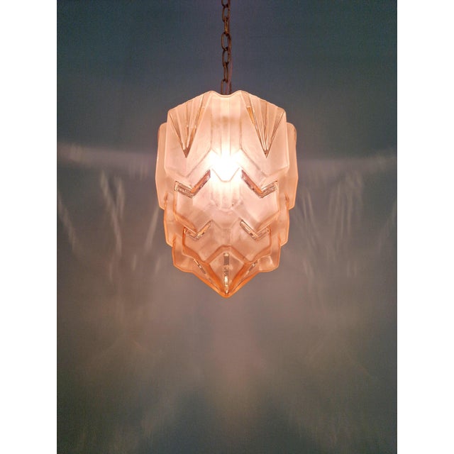 Glass Art Deco Skyscraper Pendant Light in Frosted Pink Glass, 1920s For Sale - Image 7 of 14