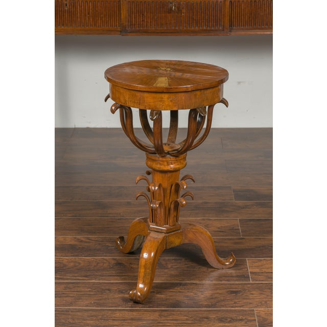 Biedermeier Period 1840s Austrian Walnut Guéridon with Star Inlay and Foliage For Sale - Image 4 of 11