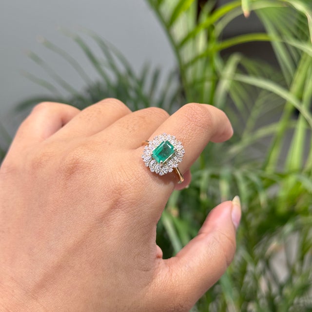 VRJewels Vintage Cluster Diamond 1.81 Carats Emerald Ring in 14k Gold Size 4, New For Sale - Image 9 of 18