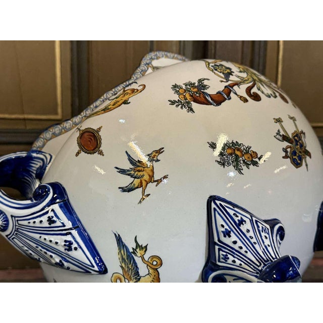 Earthenware Cachepot with Renaissance Decor from Gien, Late 19th Century For Sale - Image 14 of 18