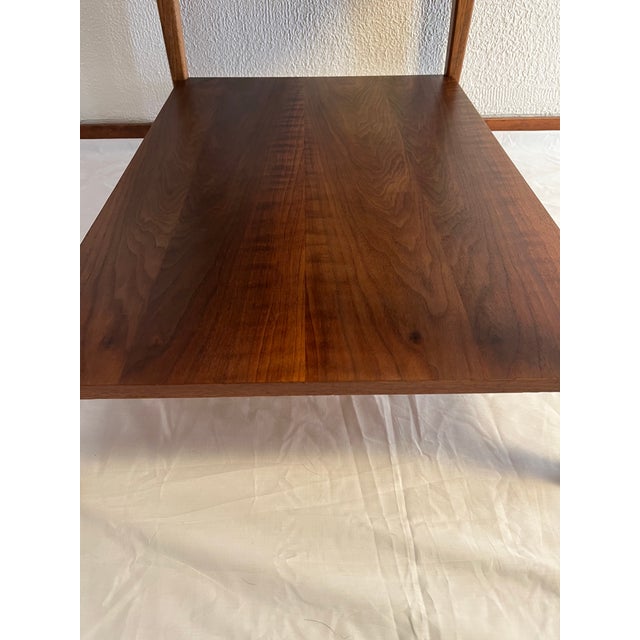 The Lane Rhythm Side End Table is a stunning piece of Mid Century Modern furniture from the 1960s. Made of rich walnut...