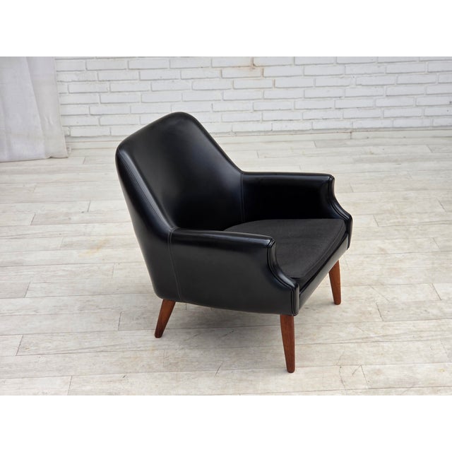 Mid-Century Modern Danish Armchair in Artificial Leather and Teak Wood Legs, 1970s For Sale - Image 3 of 18