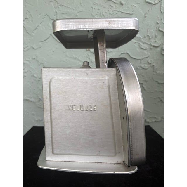 Vintage Pelouze Y50 Industrial Postal Scale, Made in Usa, 50 Lb Capacity, 1995 For Sale - Image 10 of 12
