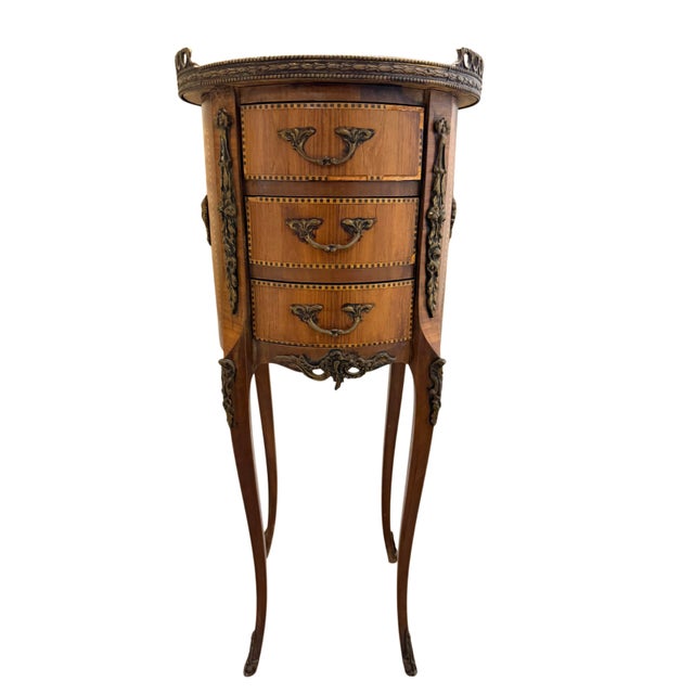 1940s Pair of French Louis XV Style Inlaid Round Nightstands With Gallery For Sale - Image 17 of 17