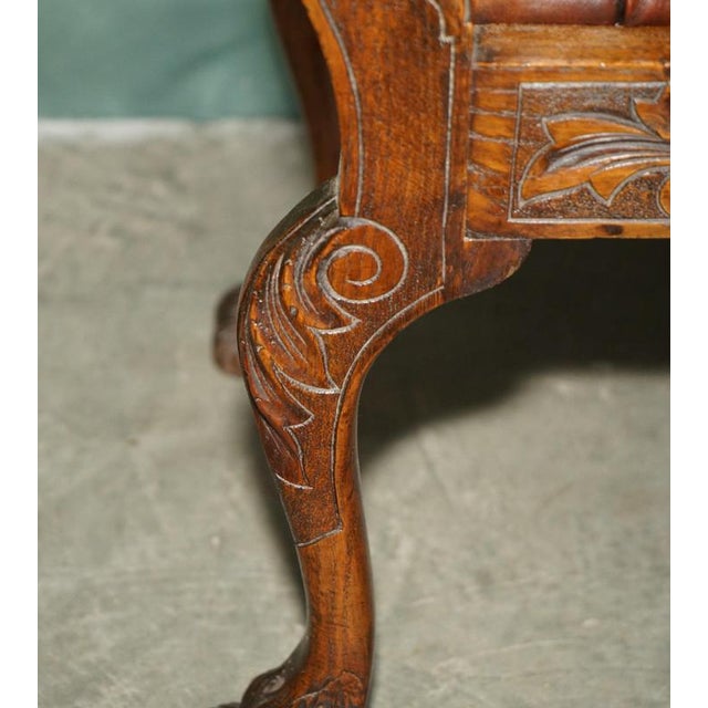 Animal Skin Victorian Carved Hardwood and Brown Leather Chesterfield Window Seat, 1890 For Sale - Image 7 of 18