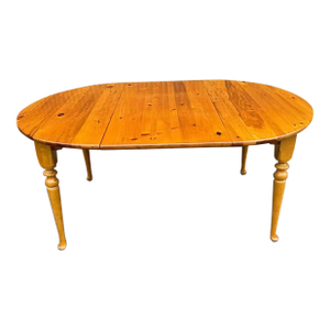 Vintage Early American Primitive Style Solid Yellow Pine Round Dining Table With Leaf.