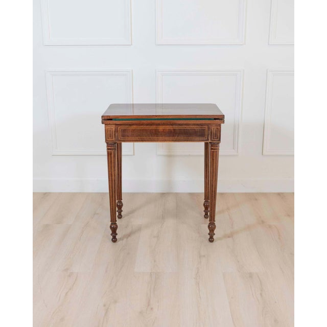 French Charles X 1820 maple and mahogany inlaid game table For Sale - Image 3 of 10