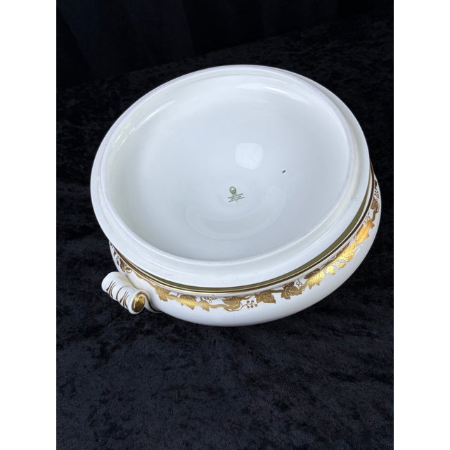 Mid 20th Century White Wedgwood Whitehall Fine Bone China Dinnerware (W4001) - Rare Soup Service & Covered Tureen Set (17-Piece Specialty Lot #2) For Sale - Image 5 of 11