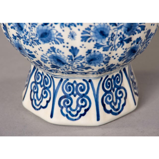 19th Century Dutch Delft Blue and White Garlic Neck Vase For Sale - Image 10 of 11