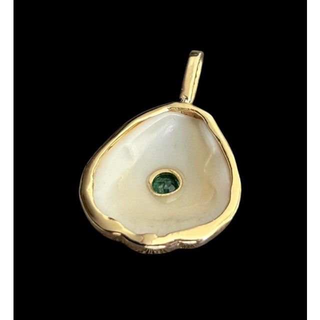 Shell Pendant With Emerald, Diamonds & 14k Gold For Sale - Image 9 of 11