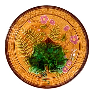 Early 20th Century Majolica Pedestal Cake Stand, Antique Majolica Maple and Fern Leaf Pattern Cake Stand For Sale