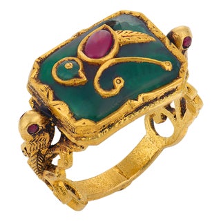Early 20th Century Victorian Ruby Green Glass 20k Yellow Gold Ring, Size 8.25 For Sale