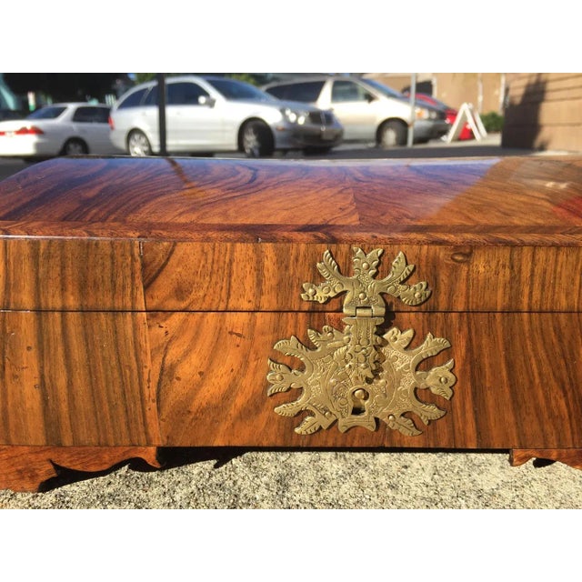 18th Century 18th Century 18th Century Walnut & Feather Banded Dome Top Box For Sale - Image 5 of 10