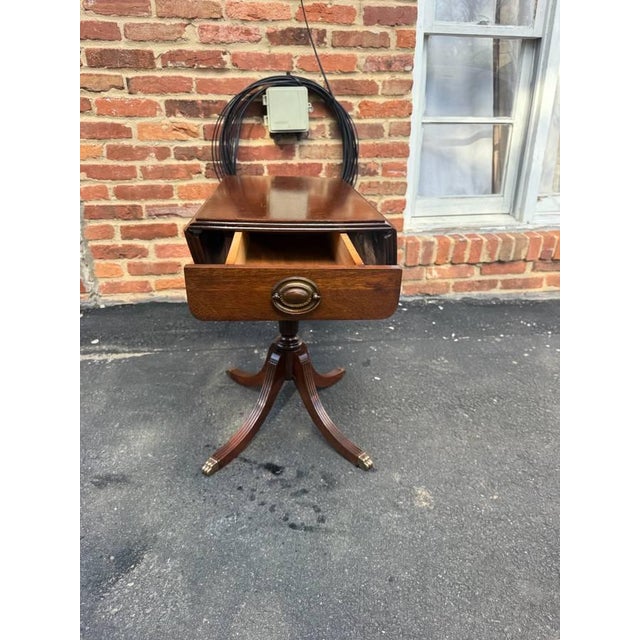 Wood Early 20th Century Pair of Antique Duncan Phyfe Style Mahogany Drop Leaf Side Tables For Sale - Image 7 of 16