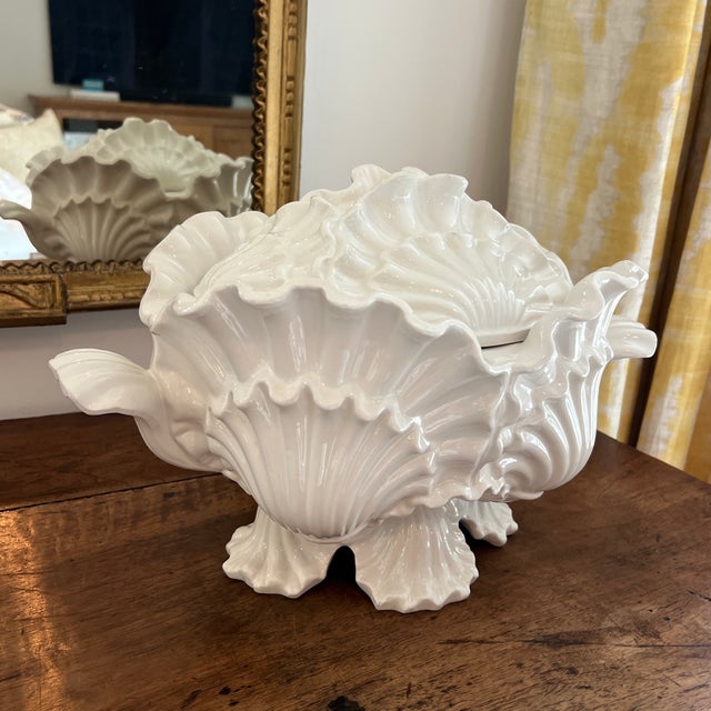 Italian Mottahedeh Italian White Ceramic Shell Form Tureen For Sale - Image 3 of 9