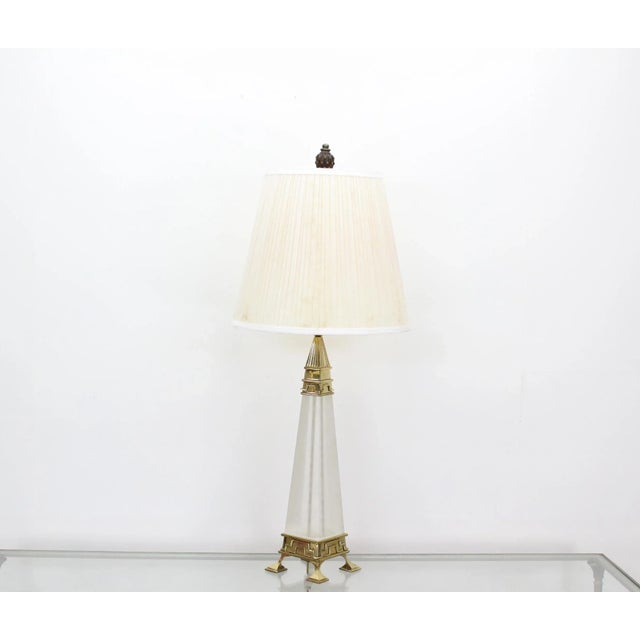 Mid-Century Lucite & Brass Table Lamp For Sale In Miami - Image 6 of 6