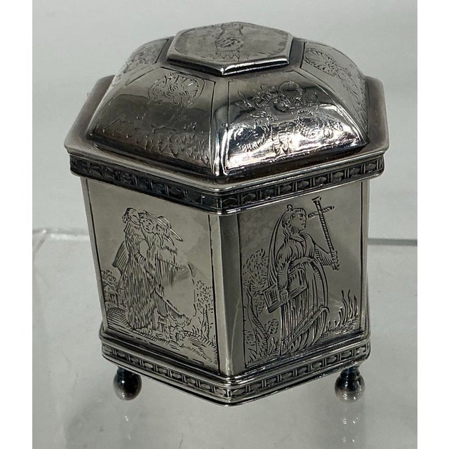 1986 Vintage Sterling Silver 17th Century Style Dutch Marriage Box Replica by Metropolitan Museum of Art For Sale - Image 4 of 12
