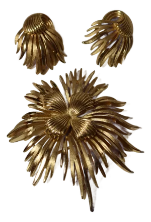 Vintage Crown Trifari Gold Tone Textured and Shiny Mod Atomic Pin Brooch & Earrings