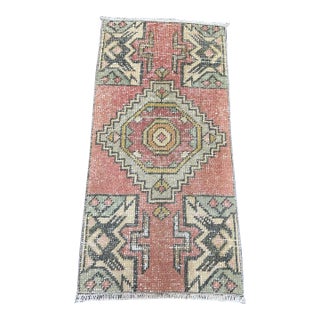 Turkish Yastik Rug 1'5" x 2'9" For Sale