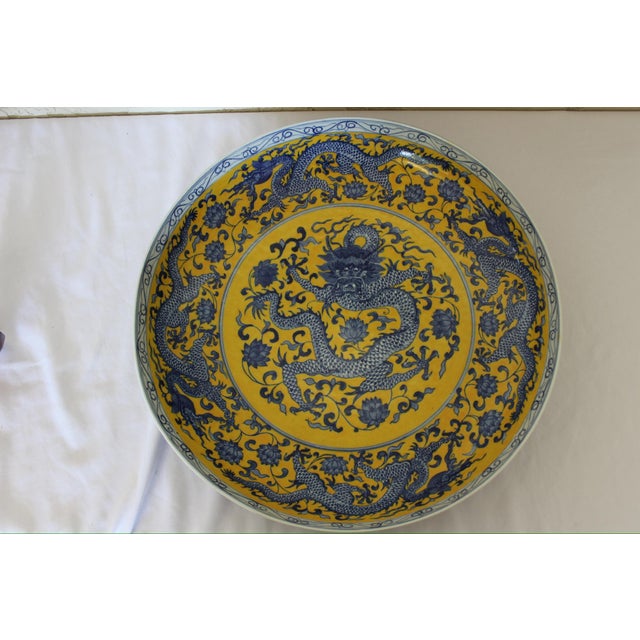 Chinese 20th Century Chinese Blue & Yellow Dragon Porcelain Charger – 15” Decorative Plate For Sale - Image 3 of 10