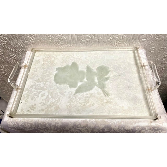 Dorothy Thorpe 1960s Dorothy Thorpe Attributed Mid-Century Etched Roses Glass and Lucite Tray For Sale - Image 4 of 10