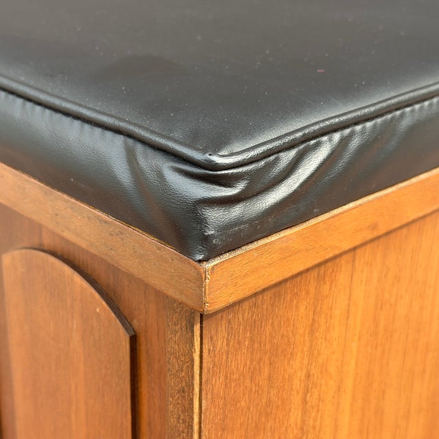 Mid-Century Lane Lp Vinyl Record Storage Bench With Black Upholstered Seat on Casters For Sale In Philadelphia - Image 6 of 11