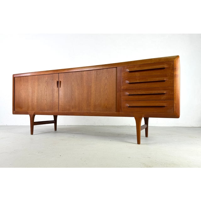 FA32 Sideboard by Ib Kofod Larsen for Faarup, 1960s For Sale - Image 10 of 10