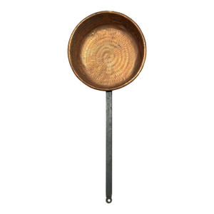 Early 20th Century Large Hammered Copper Pan With Long Wrought Iron Handle