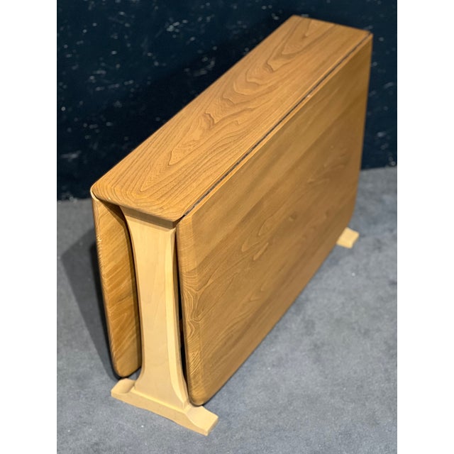 Mid-Century Modern Small Occasional Table in Elm by Lucian Ercolani for Ercol, 1970s For Sale - Image 3 of 7