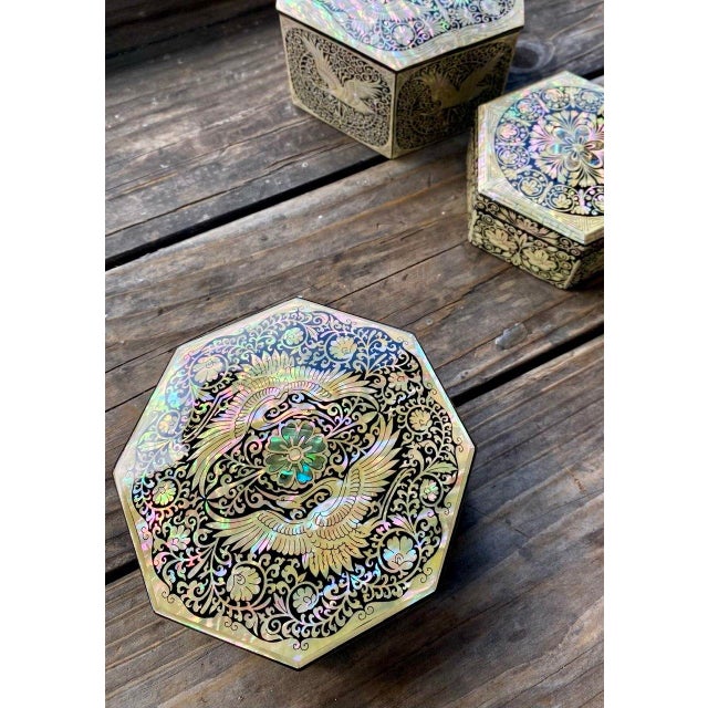 Korean Shin Do Najeonchilgi Mother-of-Pearl Octagonal Crane Lacquer Box For Sale - Image 14 of 16