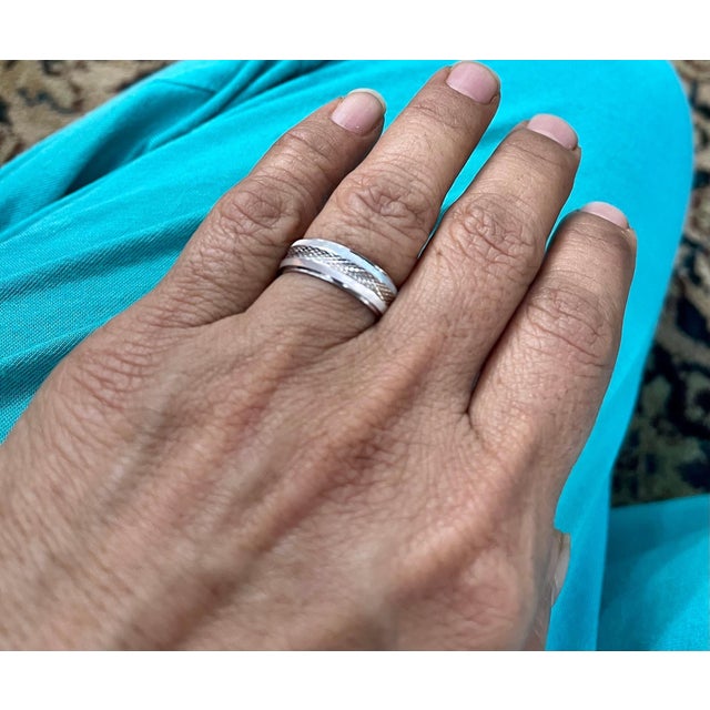 14 Karat White Gold Classic Wide Wedding Band With Design Ring, Unisex For Sale In New York - Image 6 of 18