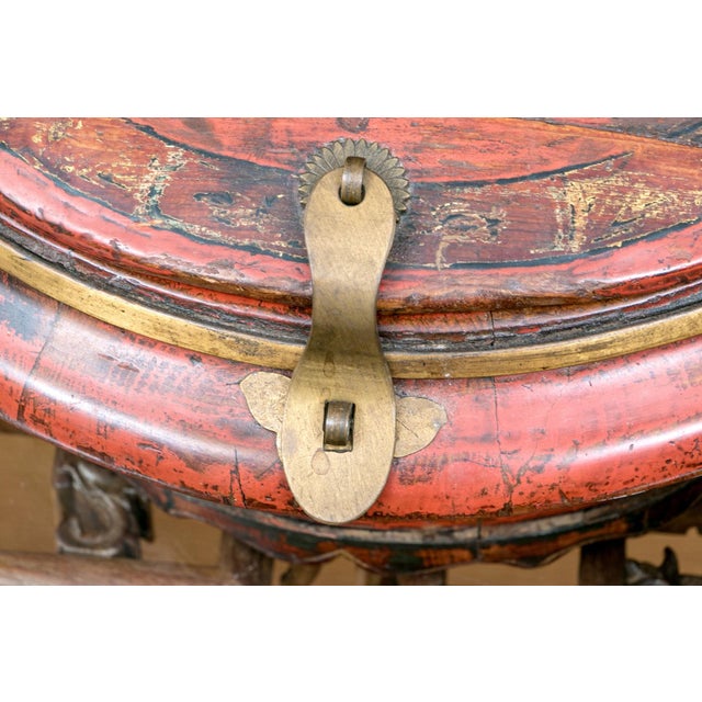 Antique Chinese Red Lacquered Covered Boxes—A Pair For Sale - Image 4 of 9