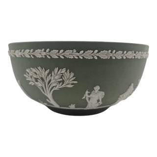 Vintage Mid-Century Modern Wedgwood Sage Green Jasperware Sacrifice Bowl For Sale