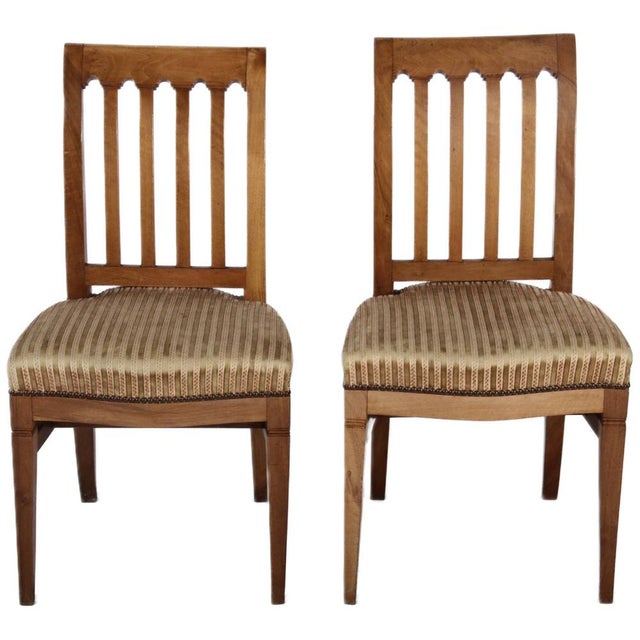 Age and Origin: The seating group likely dates from 1820-1840 and is probably of German origin. Chair dimensions: Height...