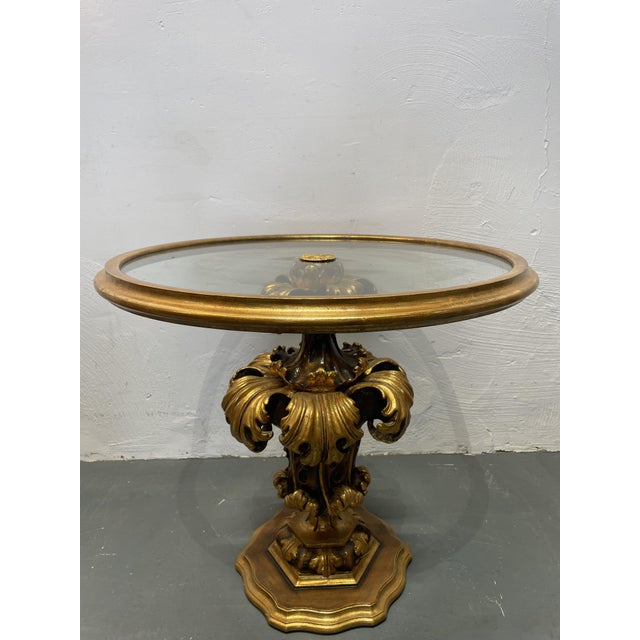 Wood Venetian Hollywood Regency Round Side Table, Italy, 1960s For Sale - Image 7 of 7