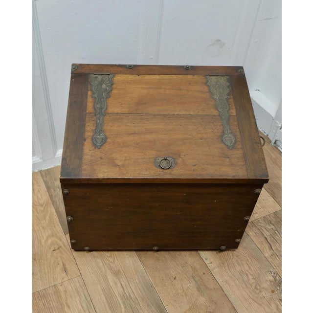 Wood Art Nouveau Storage Box in Walnut, 1880s For Sale - Image 7 of 8