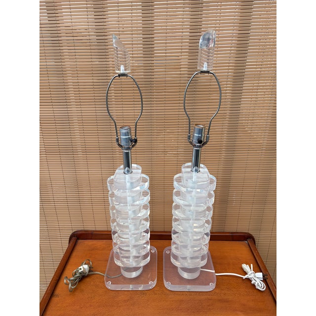A Pair of Vintage Mid Century Modern Stacked Lucite Blocks Table Lamps in the Karl Springer Style. Circa 1970s For Sale - Image 17 of 17