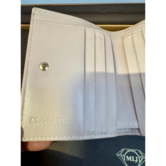 Christian Dior lady Dior Mini wallet, Cream / Beige For Sale - Image 14 of 18