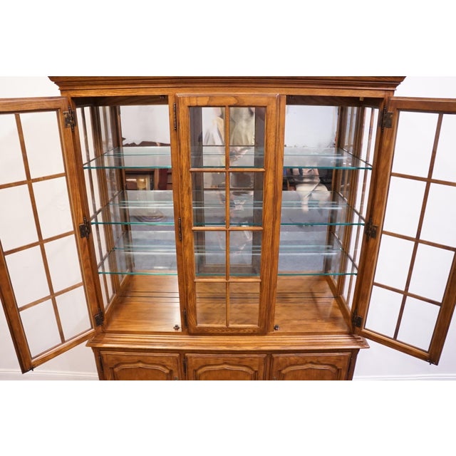 Drexel Furniture Chatham Oaks Collection Early American Country Style 60" Lighted Display China Cabinet 186-435-6 For Sale In Kansas City - Image 6 of 16