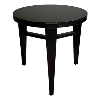 Late 20th Century Baker Furniture Dark Wood Round Accent / Side Table For Sale