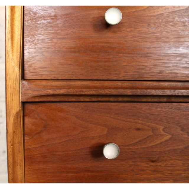 Wood Mid 20th Century Modern Walnut Chest of Drawers by Vanleigh For Sale - Image 7 of 14